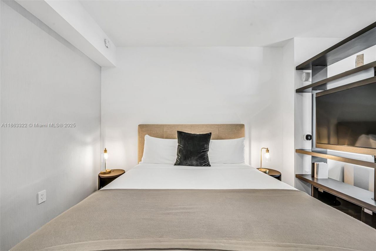 398 NE 5, Unit 4416, Miami, FL 33132 Photo