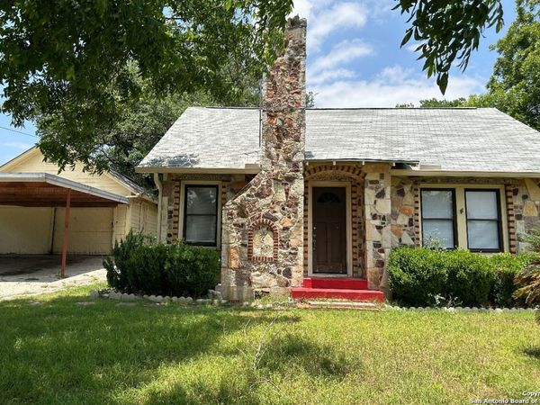 816 S Austin, Seguin, TX 78155