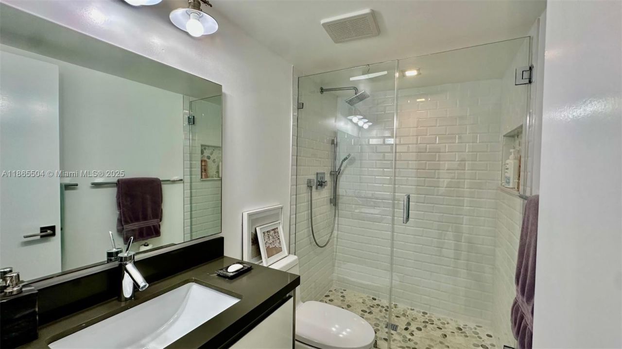 2030 S Ocean Dr, Unit 1022, Hallandale Beach, FL 33009 Photo