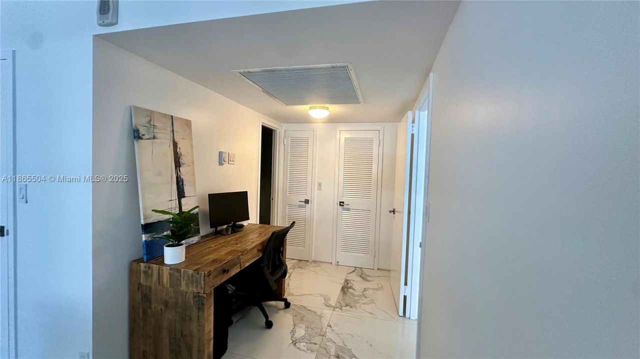 2030 S Ocean Dr, Unit 1022, Hallandale Beach, FL 33009 Photo