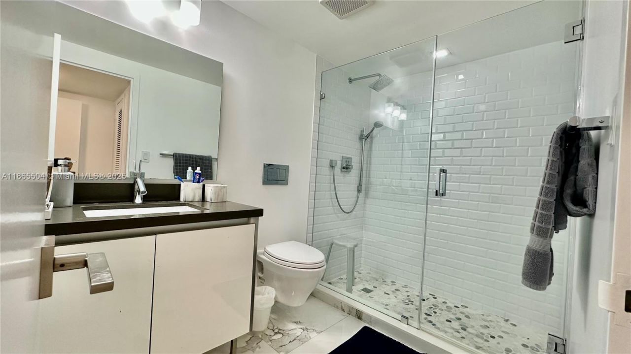 2030 S Ocean Dr, Unit 1022, Hallandale Beach, FL 33009 Photo