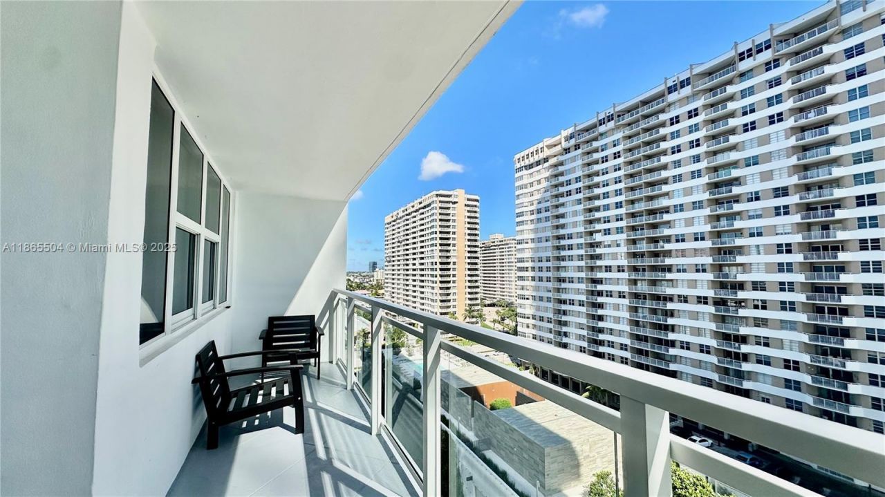 2030 S Ocean Dr, Unit 1022, Hallandale Beach, FL 33009 Photo