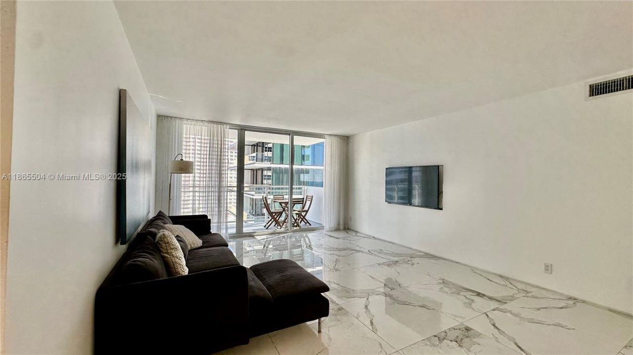 2030 S Ocean Dr, Unit 1022, Hallandale Beach, FL 33009 Photo
