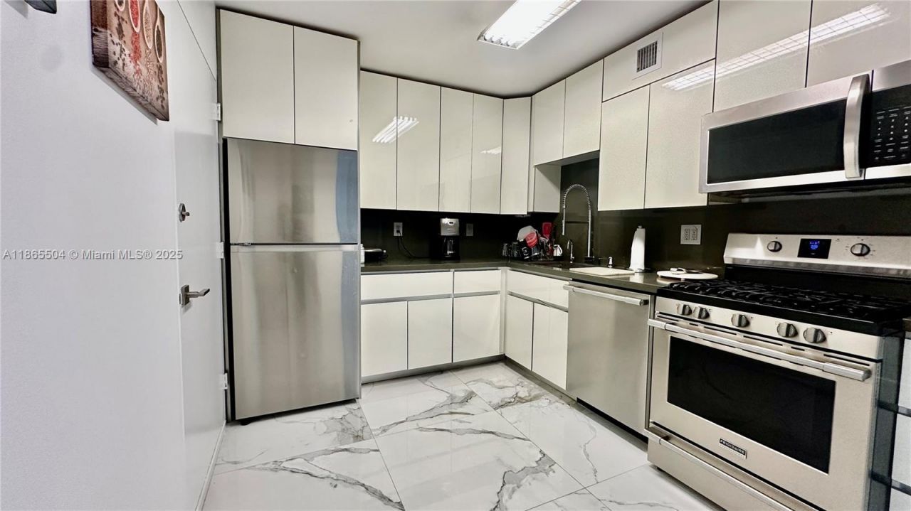 2030 S Ocean Dr, Unit 1022, Hallandale Beach, FL 33009 Photo