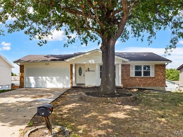 217 Roaring River Drive, O'Fallon, MO 63366
