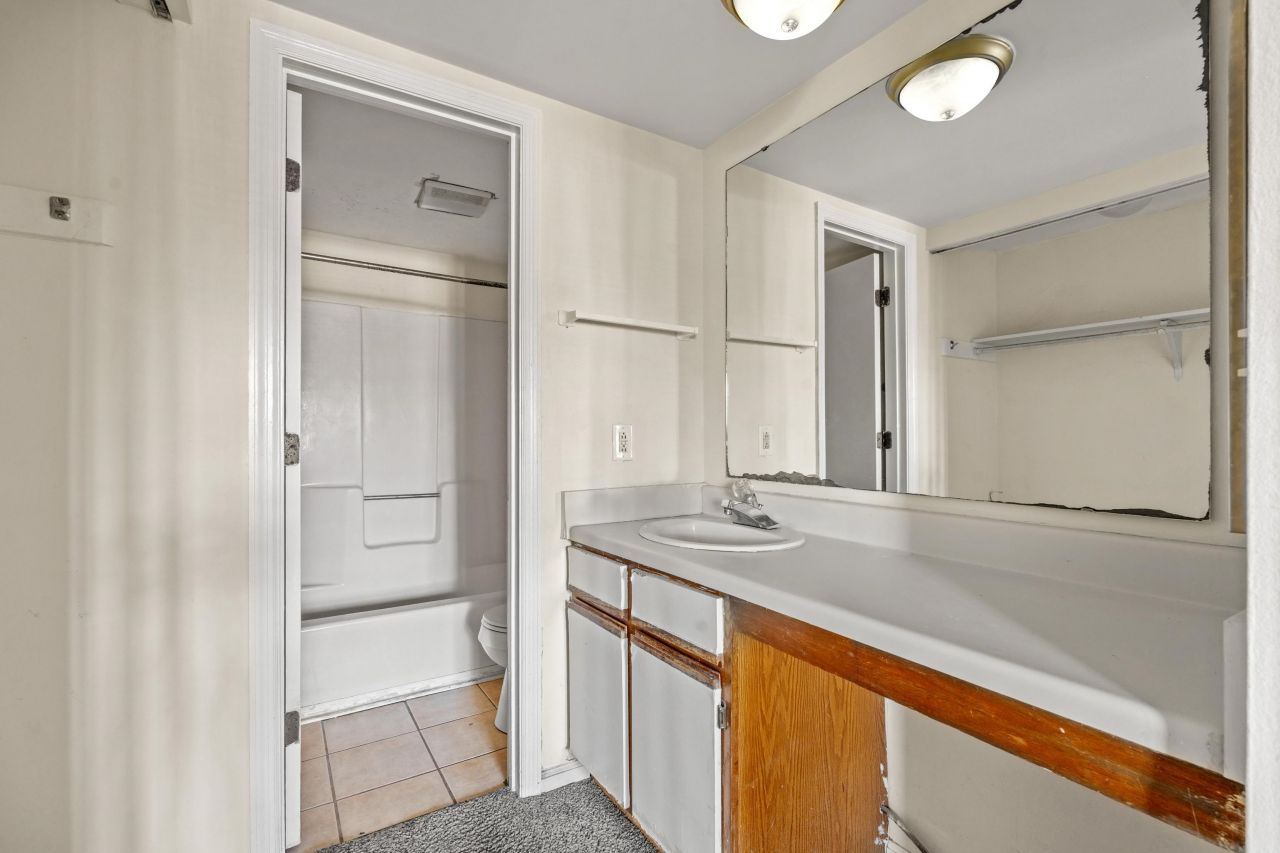 6850 Blue Heron Blvd. Photo 7