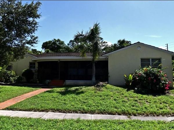 1124 Colonial Rd, Fort Pierce, FL 34950