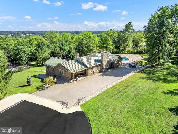 1851 MEETINGHOUSE ROAD, WARMINSTER, PA 18974