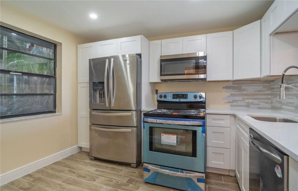 1100 Colony Point Circle, Unit 105, Pembroke Pines, FL 33026 Photo