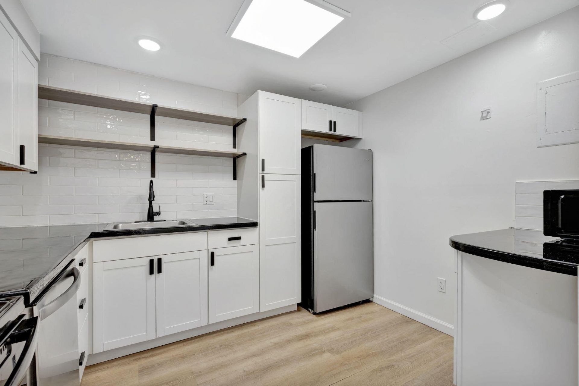 500 Executive Center Drive, Unit 3-J, West Palm Beach, FL 33401 Photo