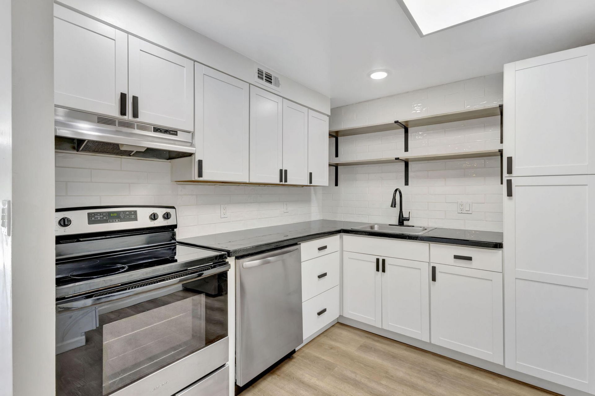 500 Executive Center Drive, Unit 3-J, West Palm Beach, FL 33401 Photo