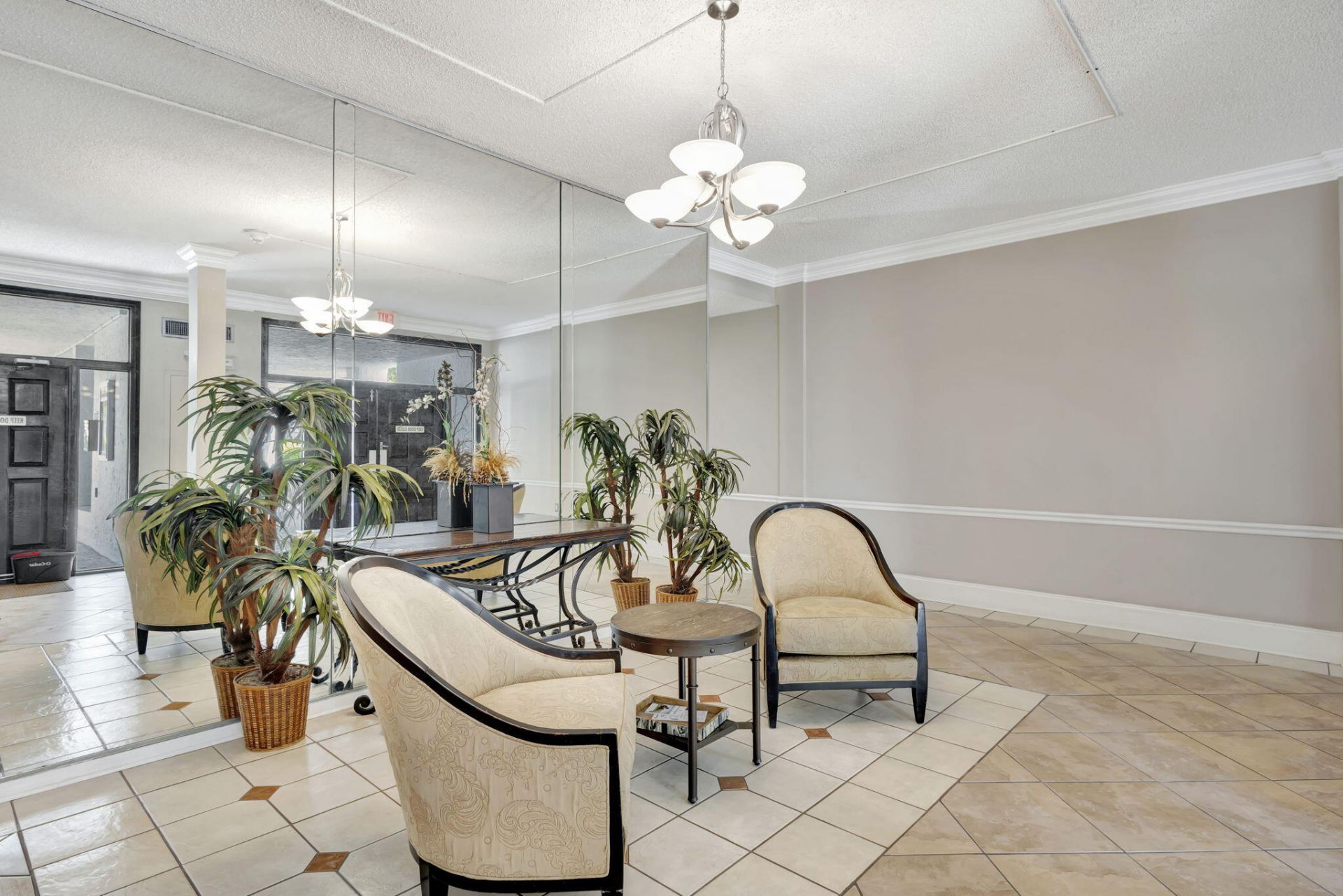 500 Executive Center Drive, Unit 3-J, West Palm Beach, FL 33401 Photo