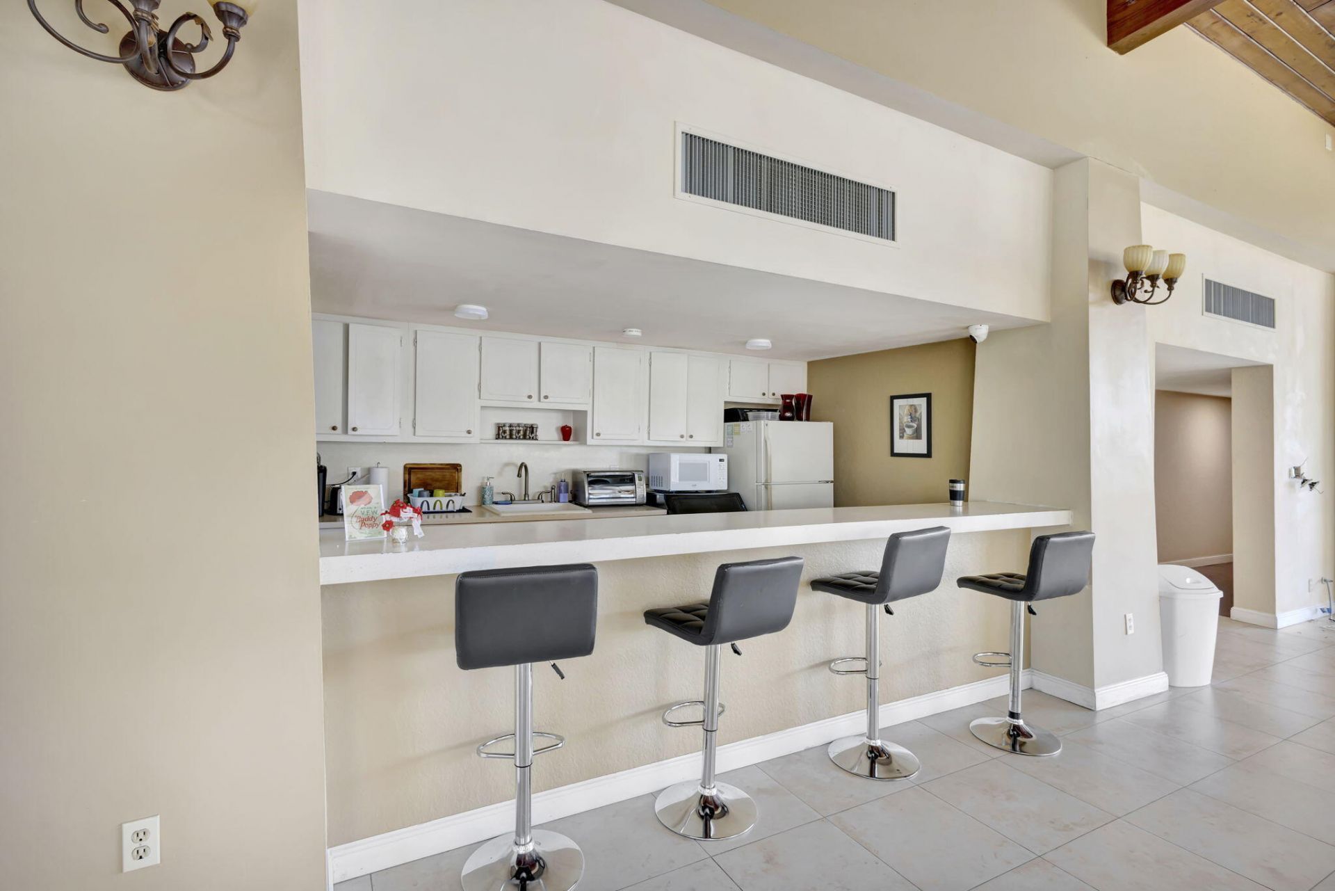 500 Executive Center Drive, Unit 3-J, West Palm Beach, FL 33401 Photo