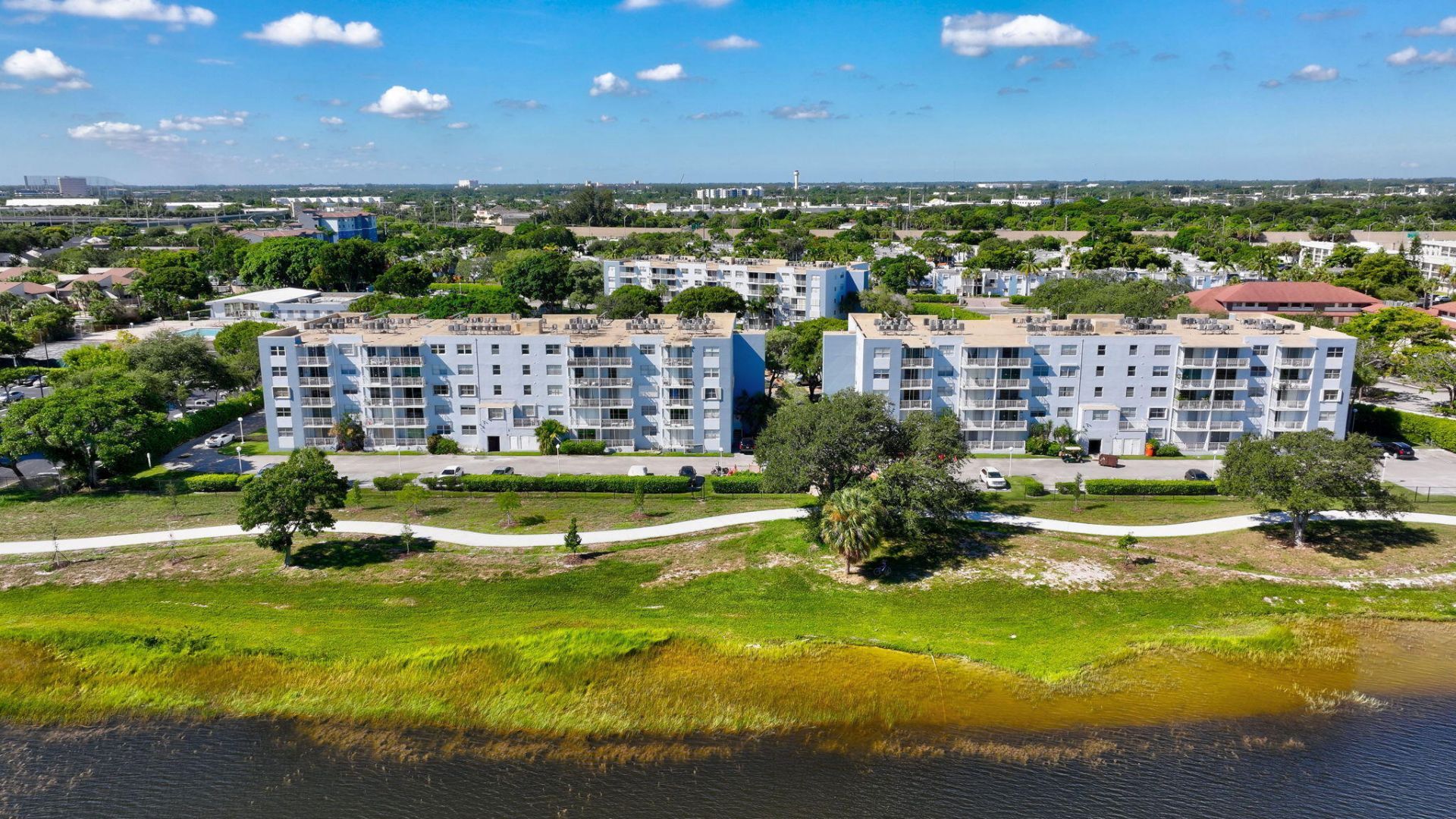 500 Executive Center Drive, Unit 3-J, West Palm Beach, FL 33401 Photo