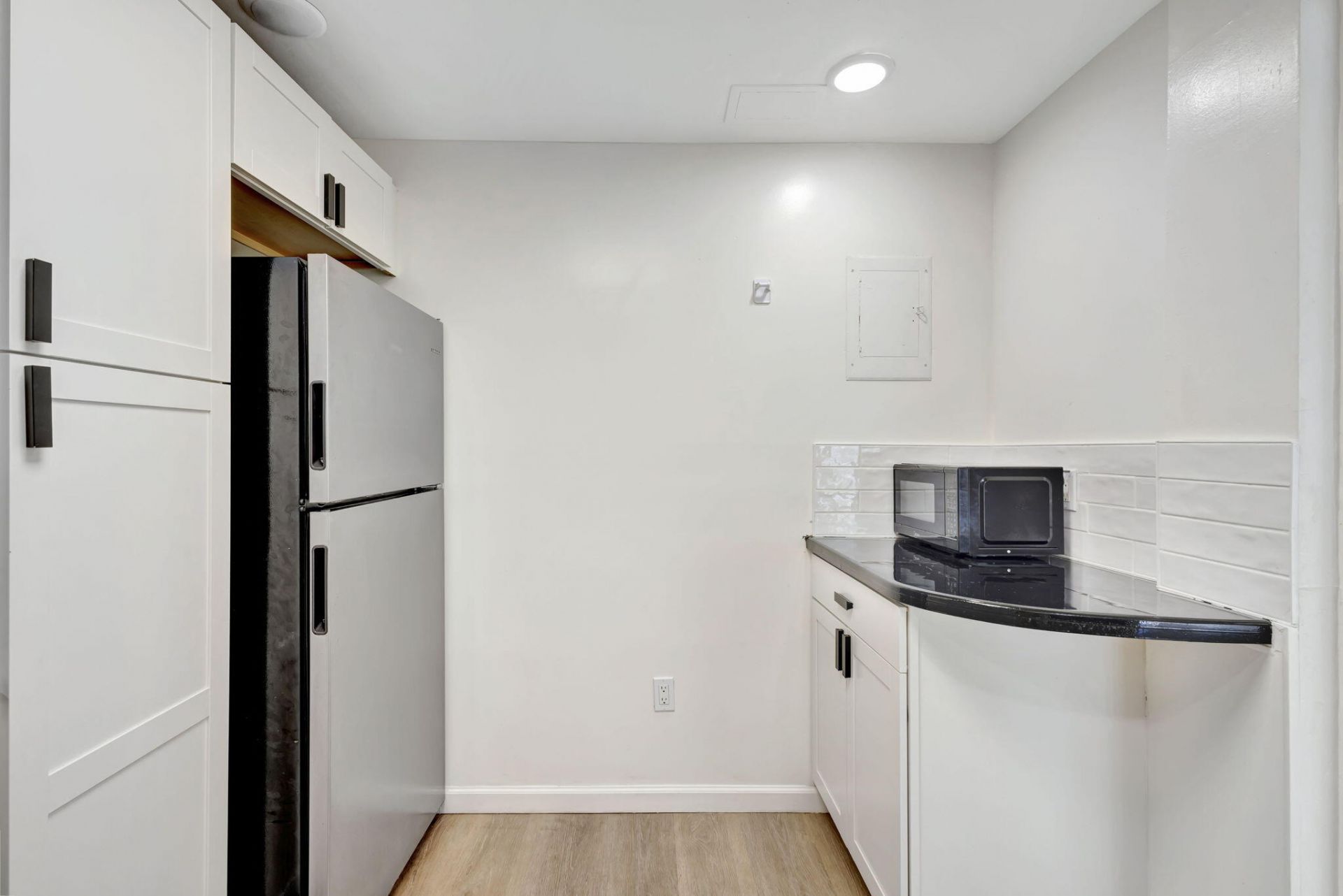 500 Executive Center Drive, Unit 3-J, West Palm Beach, FL 33401 Photo