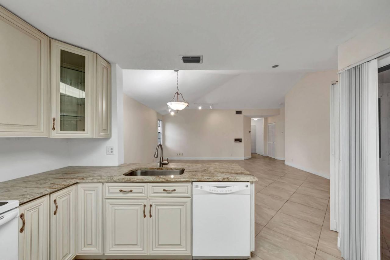 6698 Montego Bay Boulevard, Unit F, Boca Raton, FL 33433 Photo