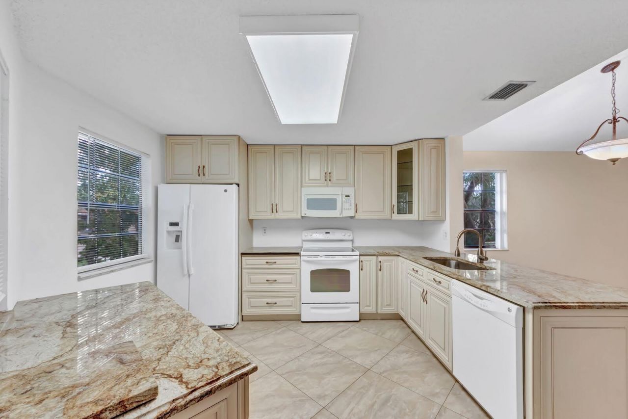 6698 Montego Bay Boulevard, Unit F, Boca Raton, FL 33433 Photo