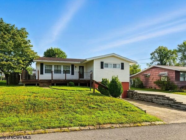 111 Circle Drive, Bridgeport, WV 26330