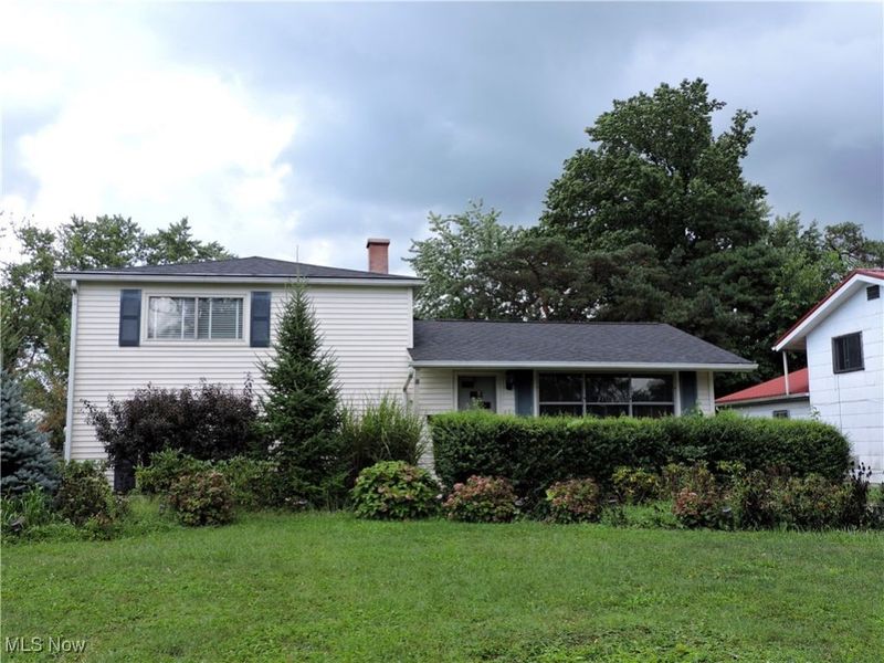 827 West Drive, Sheffield Village, OH 44054 Photo 1