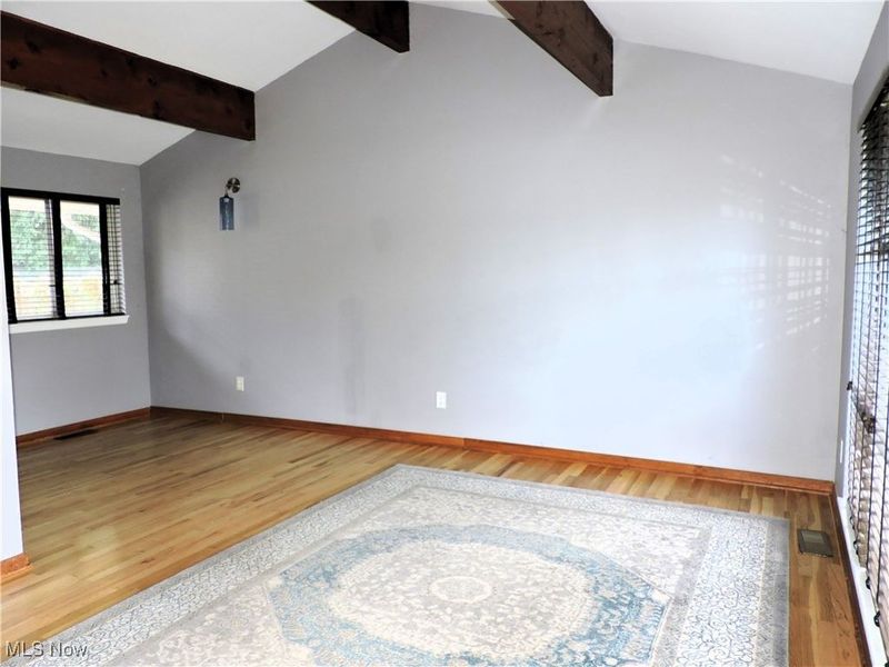 827 West Drive, Sheffield Village, OH 44054 Photo 3