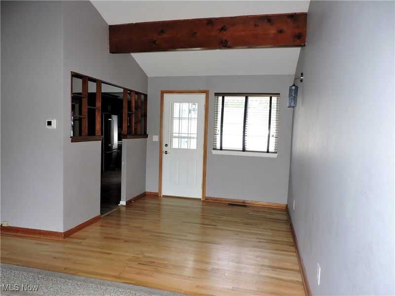 827 West Drive, Sheffield Village, OH 44054 Photo 4