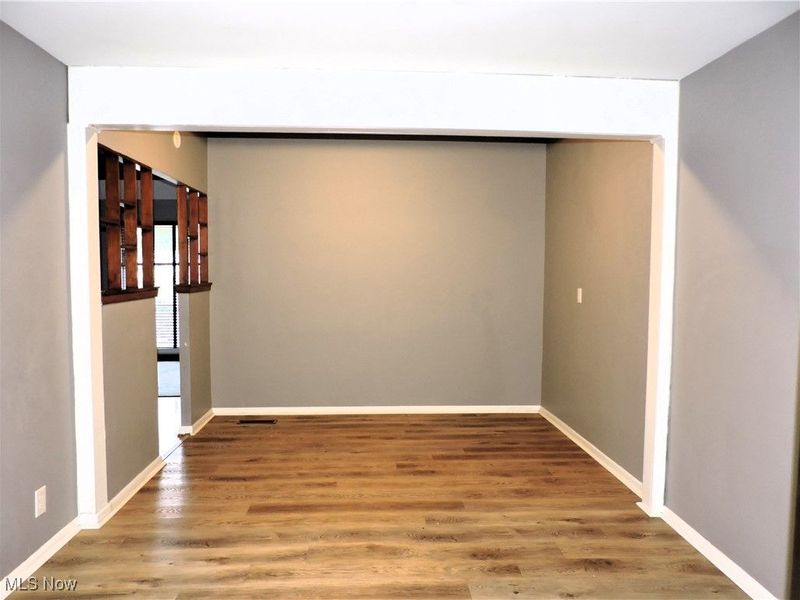 827 West Drive, Sheffield Village, OH 44054 Photo 5