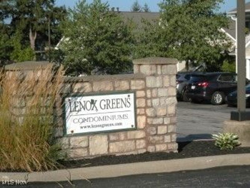 29852 Lenox Drive, Westlake, OH 44145 Photo 3