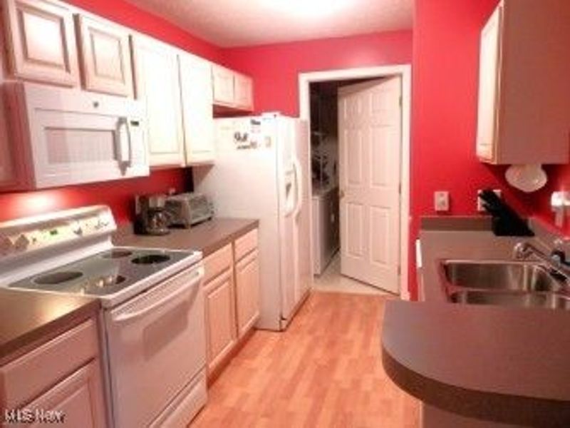 29852 Lenox Drive, Westlake, OH 44145 Photo 5