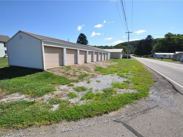 686 Buckeye Street, Coshocton, OH 43812