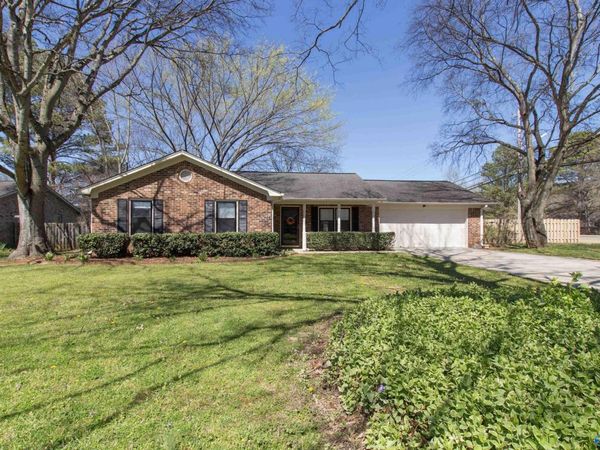 1111 Lyngate Drive, Huntsville, AL 35803