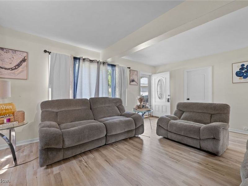 3913 W 227th Street, Fairview Park, OH 44126 Photo 5