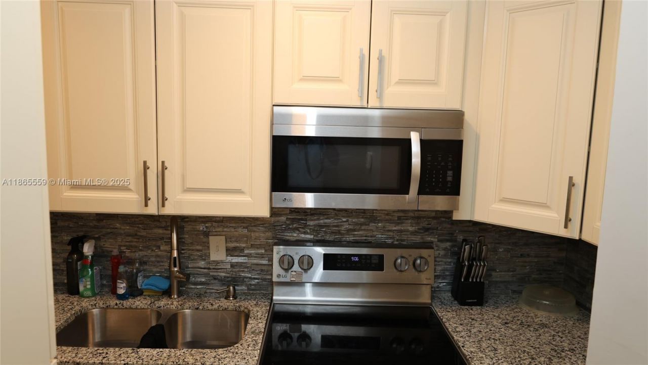 3705 NW 84th Ave, Unit D5, Sunrise, FL 33351 Photo