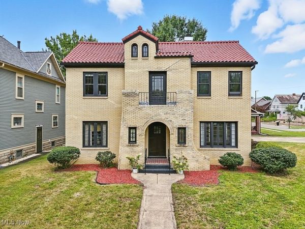 348 N Broadway Street, New Philadelphia, OH 44663