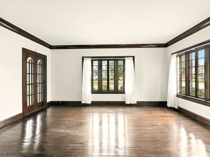 348 N Broadway Street, New Philadelphia, OH 44663 Photo 4