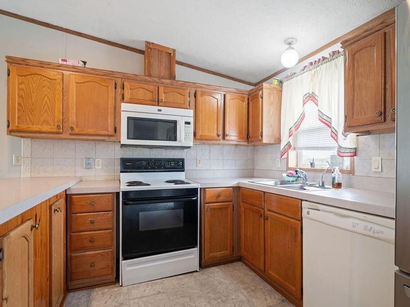 12345 State Route 38 NE, Bloomingburg, OH 43106 Photo 6