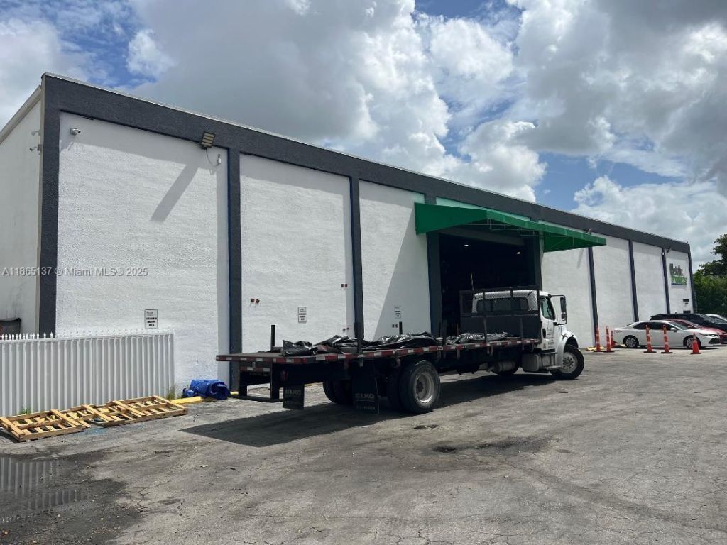 4365 NW 128th St, Opa Locka, FL 33054 Photo