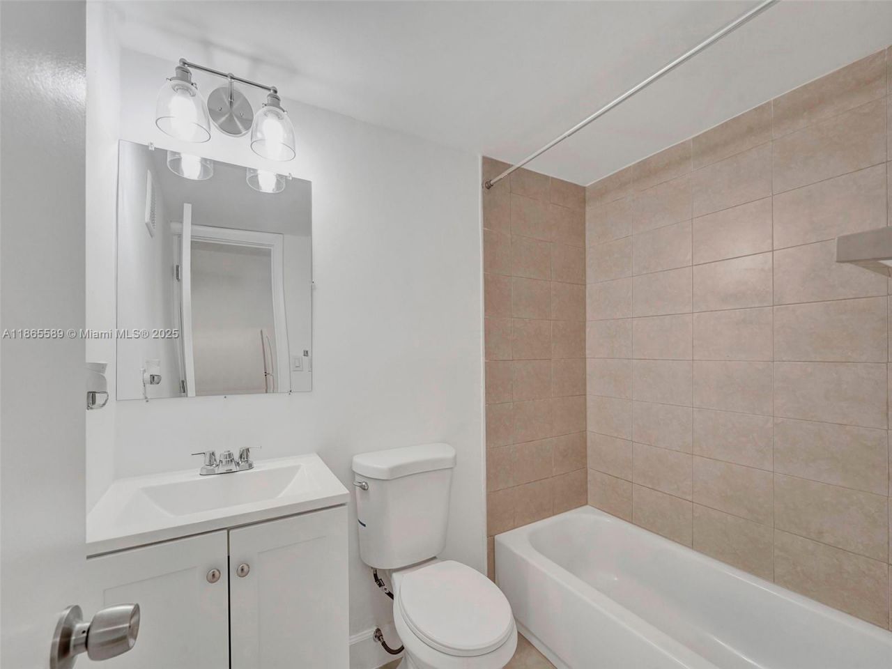 14190 W Dixie Hwy, Unit 16, North Miami, FL 33161 Photo