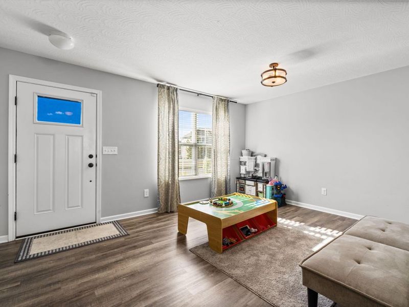 585 Weaver Ridge Drive, Marysville, OH 43040 Photo 2