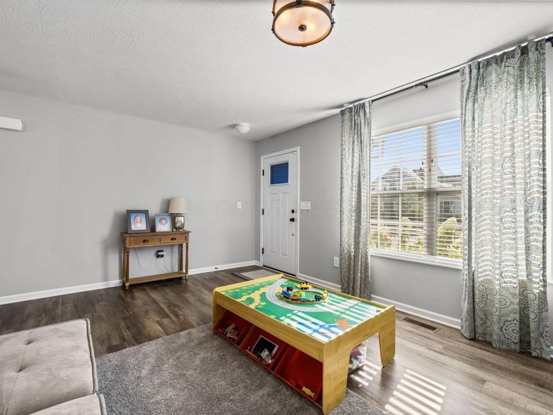 585 Weaver Ridge Drive, Marysville, OH 43040 Photo 3