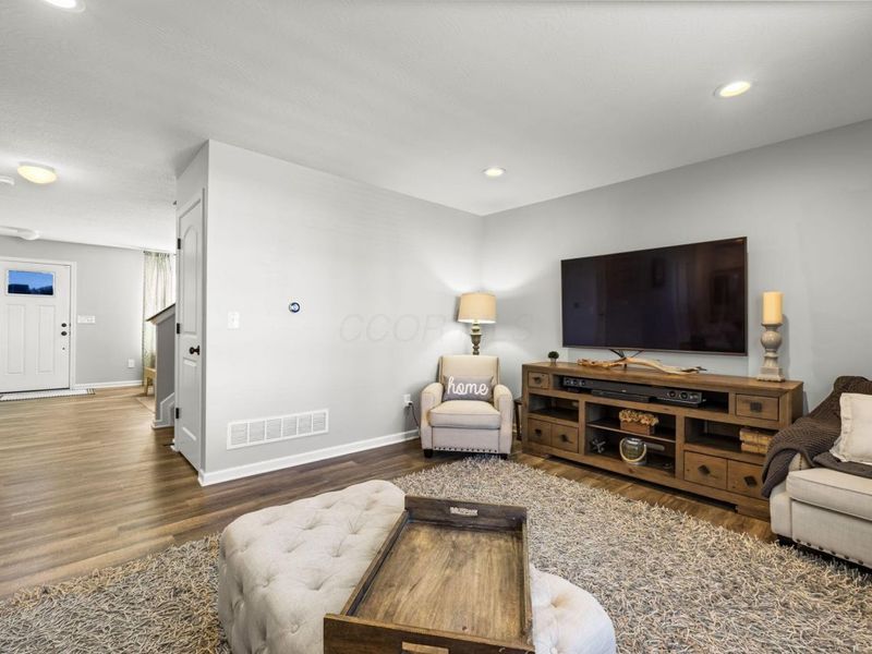 585 Weaver Ridge Drive, Marysville, OH 43040 Photo 6