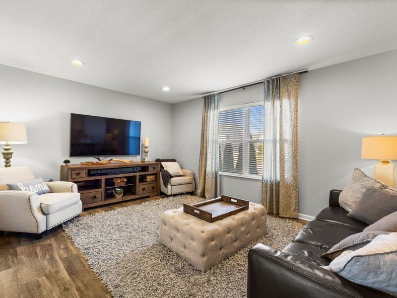 585 Weaver Ridge Drive, Marysville, OH 43040 Photo 8