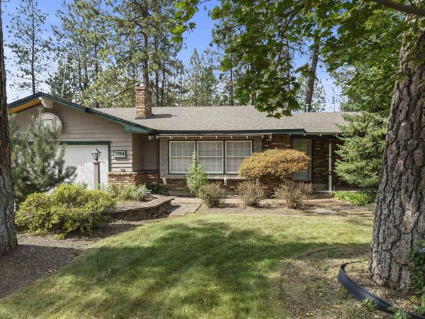 912 W Bellwood Dr, Spokane, WA 99218