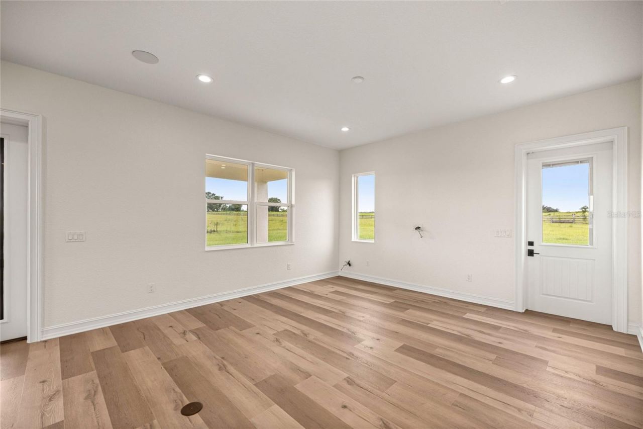 21786 NW 27th Street, Morriston, FL 32668 Photo