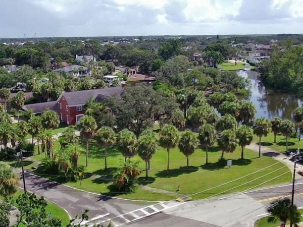 PARK AVENUE, TARPON SPRINGS, FL 34689