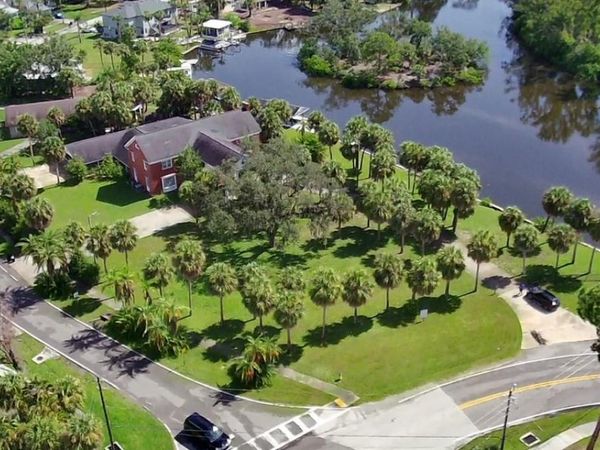 PARK AVENUE, TARPON SPRINGS, FL 34689
