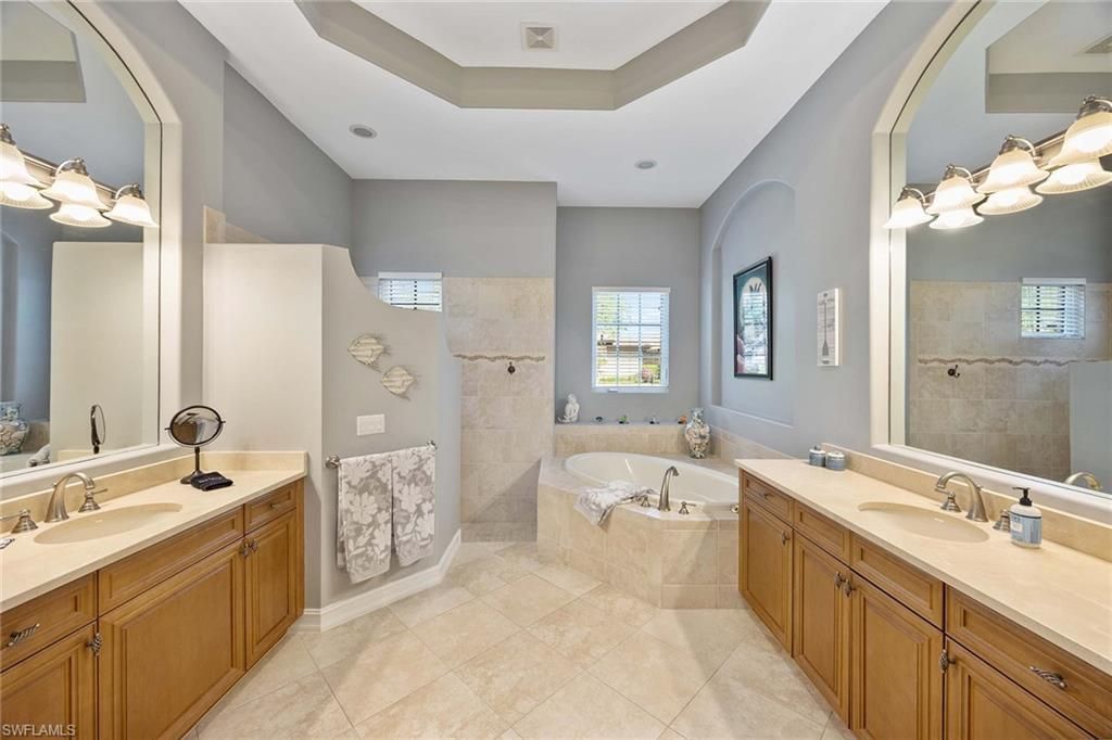 8902 Shenendoah Cir, Naples, FL 34113 Photo