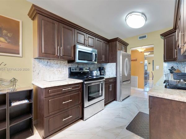 3800 Hillcrest Dr, Unit 412, Hollywood, FL 33021