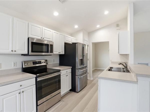 10055 Oakhurst WAY, FORT MYERS, FL 33913