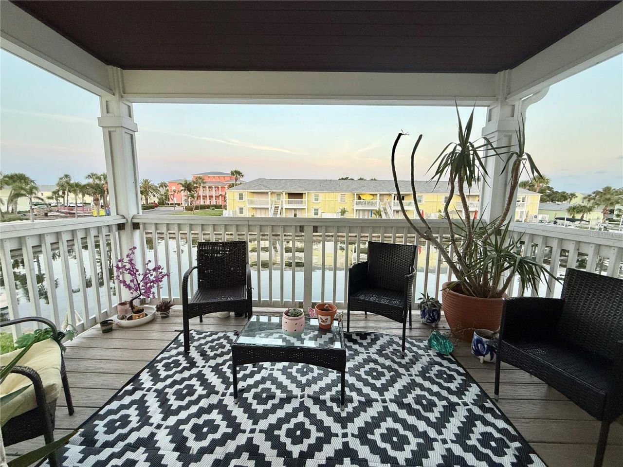 5020 Beach Drive Se, Unit D, Saint Petersburg, FL 33705 Photo