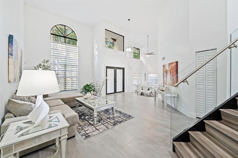 8340 NW 167th Ter, Miami Lakes, FL 33016 Photo